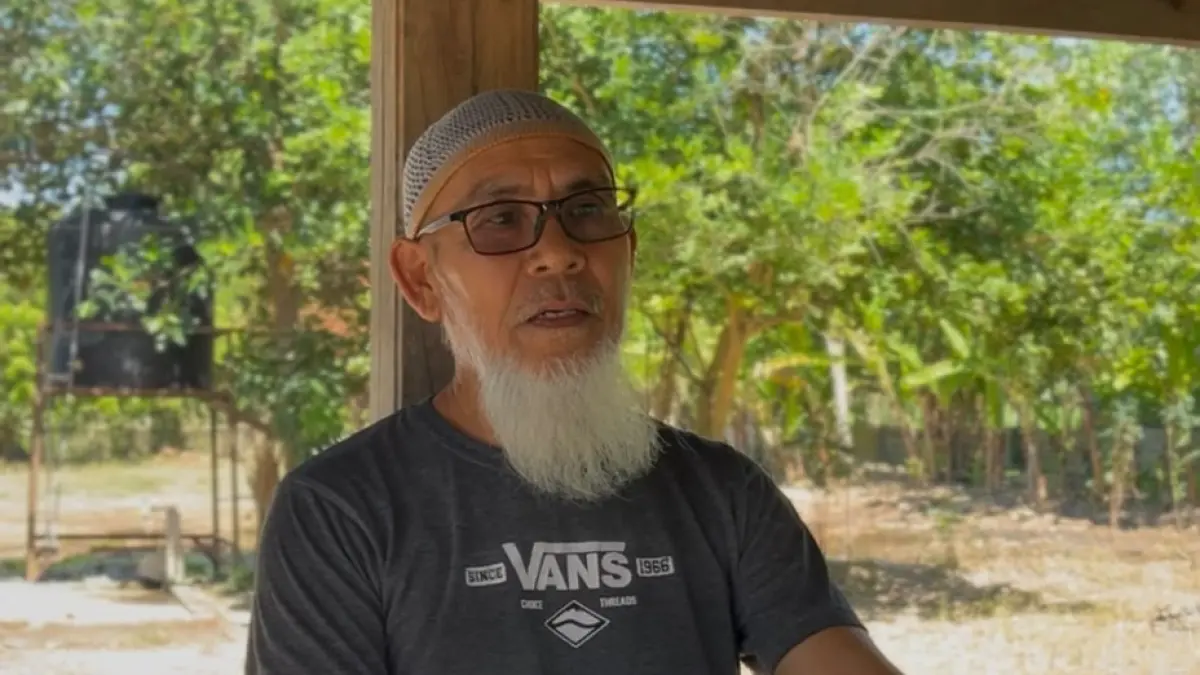 Tarmizi Pane, pengusaha lokal yang dipercaya AMMAN menyediakan pasokan ijuk dari serat aren dan kelapa. Berkat keuletannya, masyarakat lokal mendapatkan manfaat cukup besar. Ia pun sukses menjadi jembatan penghubung antara warga dengan perusahaan.(Faruk/Lombok Post)