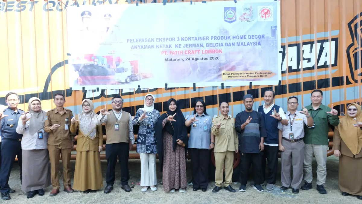 Kepala Kanwil Kemenkum NTB I Gusti Putu Milawati menghadiri pelepasan ekspor tiga kontainer homedecor anyaman ketak NTB ke Jerman, Belgia, dan Malaysia.