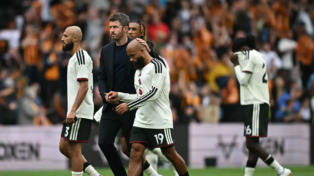 Manchester United kembali ukir catatan kelam. Setan Merah dua musim beruntun selalu gagal menang di laga pembuka Premier League.