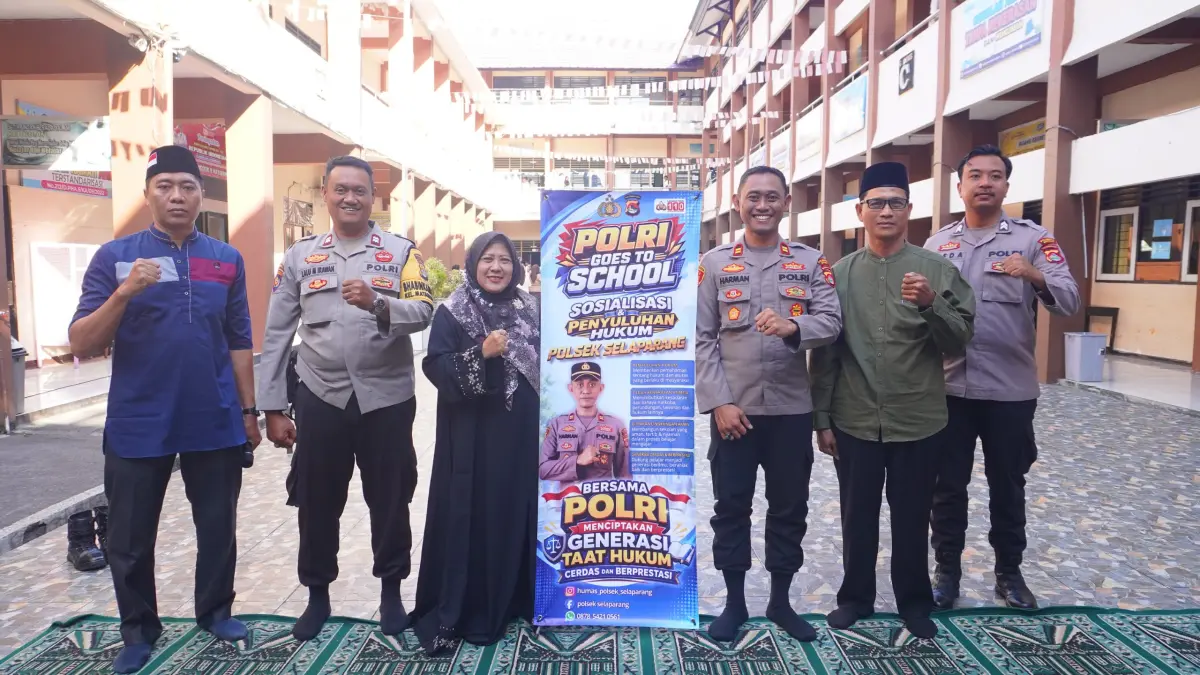 Polsek Selaparang menyelenggarakan kegiatan sosialisasi hukum di SMAN 9 Mataram pada Jumat (21/8/2026).