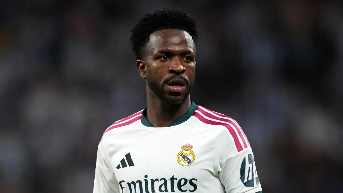 Mourinho pasang badan usai performa Vinicius disorot lawan Espanyol. Pelatih Real Madrid sebut Vini butuh waktu dan kebugaran. Lombok Post.