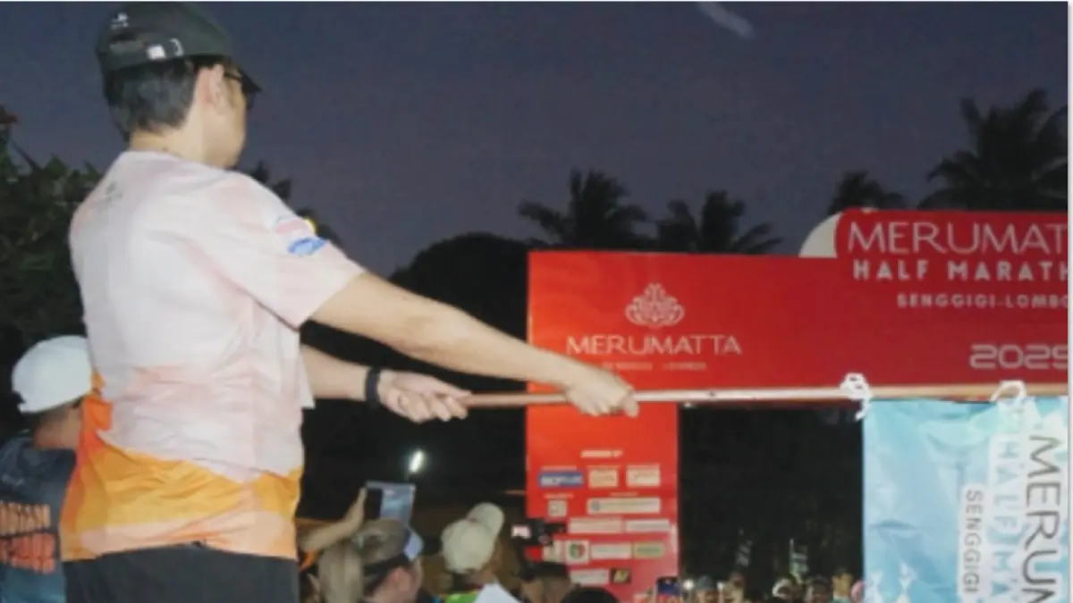 LEPAS: Pelari dilepas pada kegiatan Merumatta Senggigi Half Marathon, tahun lalu. Merumatta Senggigi kembali menggelar event serupa pada 17–18 Oktober 2026. (IST/LOMBOK POST)