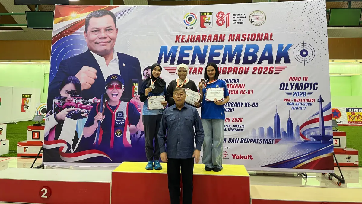 Petembak NTB Anastasia Meybang JAD meraih medali perunggu di Kejurnas Menembak Antar Pengprov 2026. (IST/LOMBOK POST)