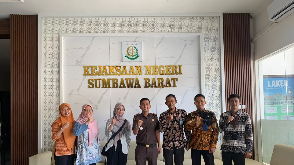 KOORDINASI: Tim Majelis Kehormatan Notaris (MKN) Kanwil Kemenkum NTB berkoordinasi dengan APH di Kabupaten Sumbawa Barat terkait mekanisme pemeriksaan Notaris, Kamis (27/8).