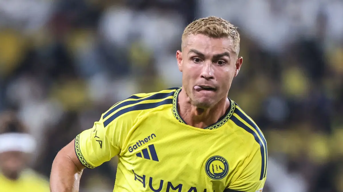 Cristiano Ronaldo mendekati rekor 1.000 gol karier usai cetak gol untuk Al Nassr. Simak catatan rekor gila sang megabintang Portugal.