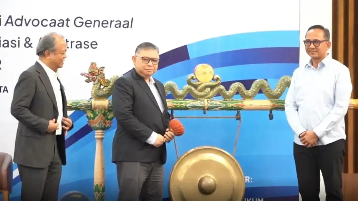 Jaksa Agung Muda Perdata dan Tata Usaha Negara (Jamdatun) Prof. (H.C.) Dr. R. Narendra Jatna, S.H., LL.M. membuka Pelatihan Alternatif Penyelesaian Sengketa Sektor Publik bagi Pegawai BUMN di Hotel Le Meridien, Jakarta Pusat, Kamis (27/8). (Istimewa).