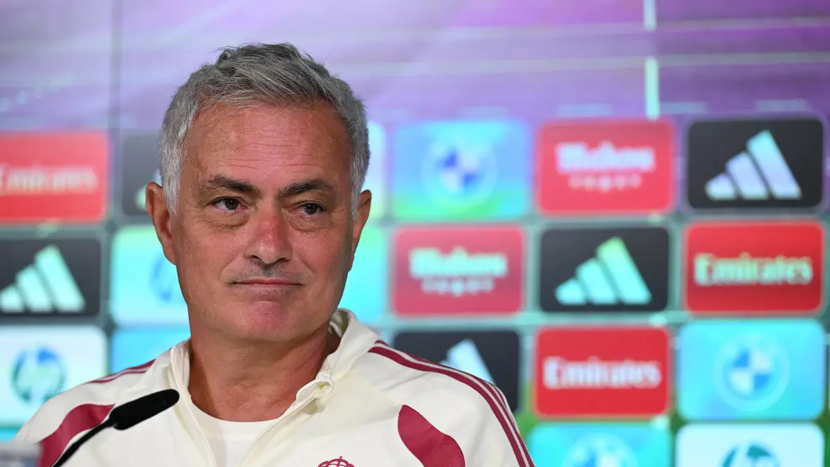Jose Mourinho sebut persatuan di ruang ganti Real Madrid jadi kunci utama meraih trofi. Simak pesan penting sang pelatih.