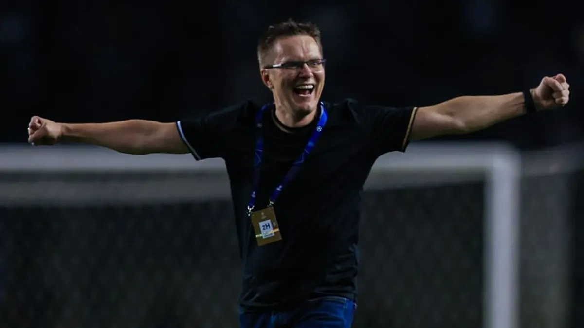 Kisah inspiratif Valdas Dambrauskas, eks pemenang kuis televisi yang sukses bawa Sabah FK ke fase liga UCL usai taklukkan Hapoel Be