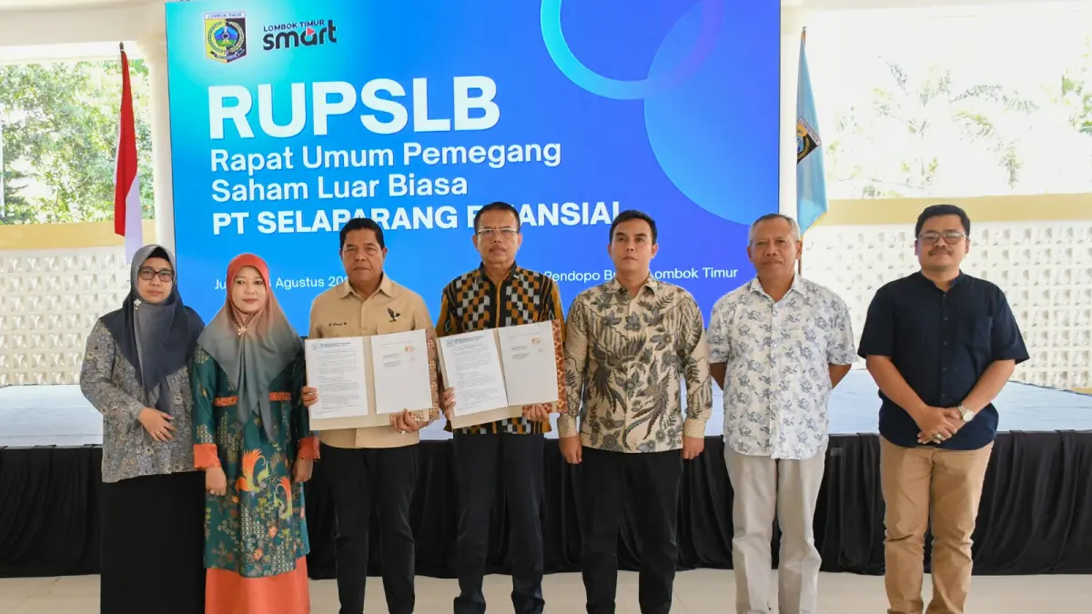 RUPSL: Bupati Lombok Timur Haerul Warisin saat mengikuti kegiatan rapat umum pemegang saham luar biasa, PT Selaparang Finansial. 
