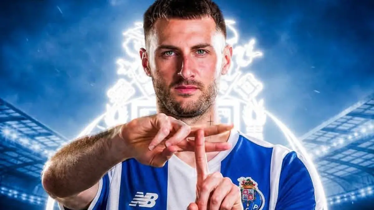 HERE WE GO: Santiago Gimenez, striker AC Milan dipinjamkan ke Porto. (Istimewa) 