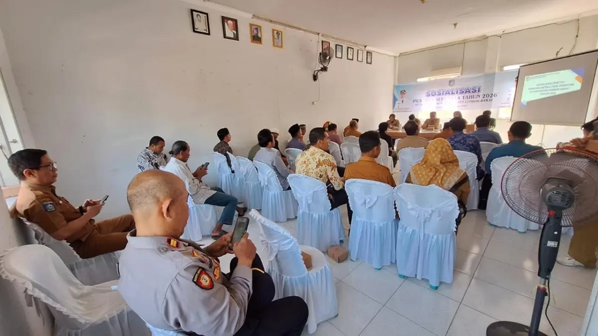 SOSIALISASI PILKADES: Pemkab Lobar menggelar sosialisasi pelaksaan pilkades serentak di Aula Kantor Camat Gerung, Senin (1/9).(DISKOMINFO FOR LOMBOK POST)