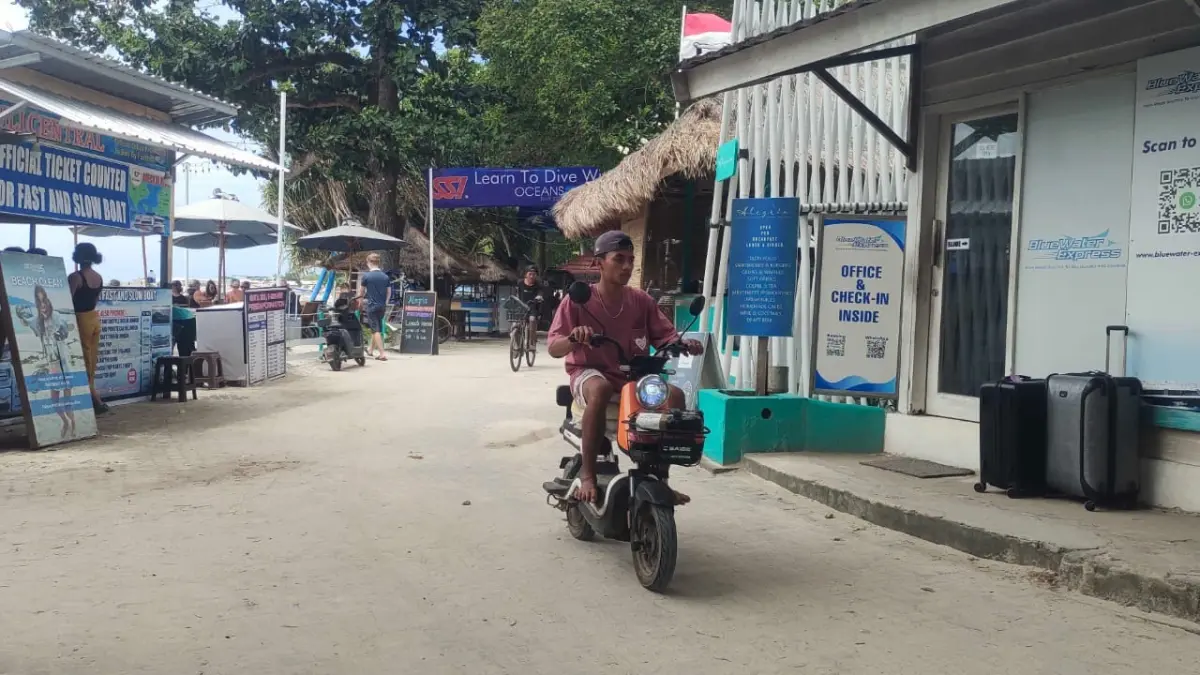 DAPAT RESPON: Suasana di kawasan wisata tiga Gili. Di kawasan ini muncul usulan penyediaan transportasi kegawatdaruratan berupa ambulan listrik.