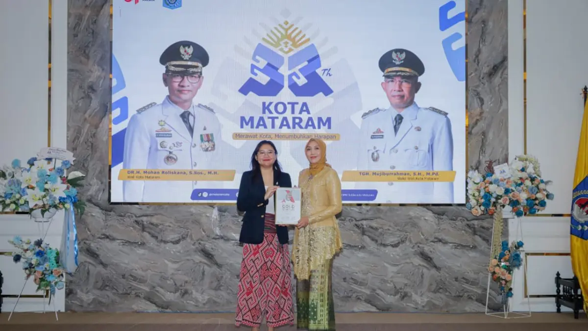 Direktur RSUD H. Moh. Ruslan Kota Mataram dr. Hj. Ni Ketut Eka Nurhayati, Sp.OG., Subsp. F.E.R., M.Kes., M.Sc., bersama perwakilan dari ANGELS Initiative.