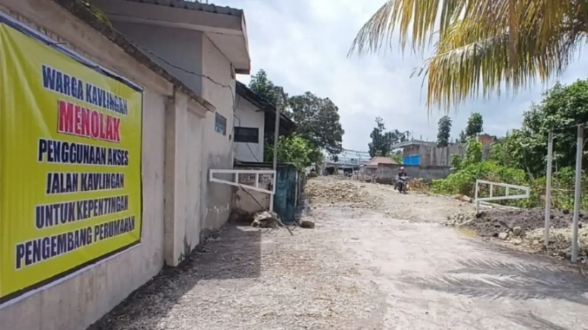 DITOLAK: Inilah jalan yang ditolak warga bila digunakan untuk kepentingan perumahan, Rabu (2/9). (NURUL/LOMBOK POST)