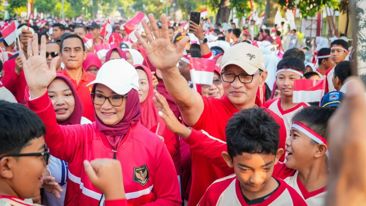 Kinnastri Mohan Roliskana membersamai suaminya Mohan Roliskana dalam kesempatan rangkaian peringatan HUT ke-81 RI.