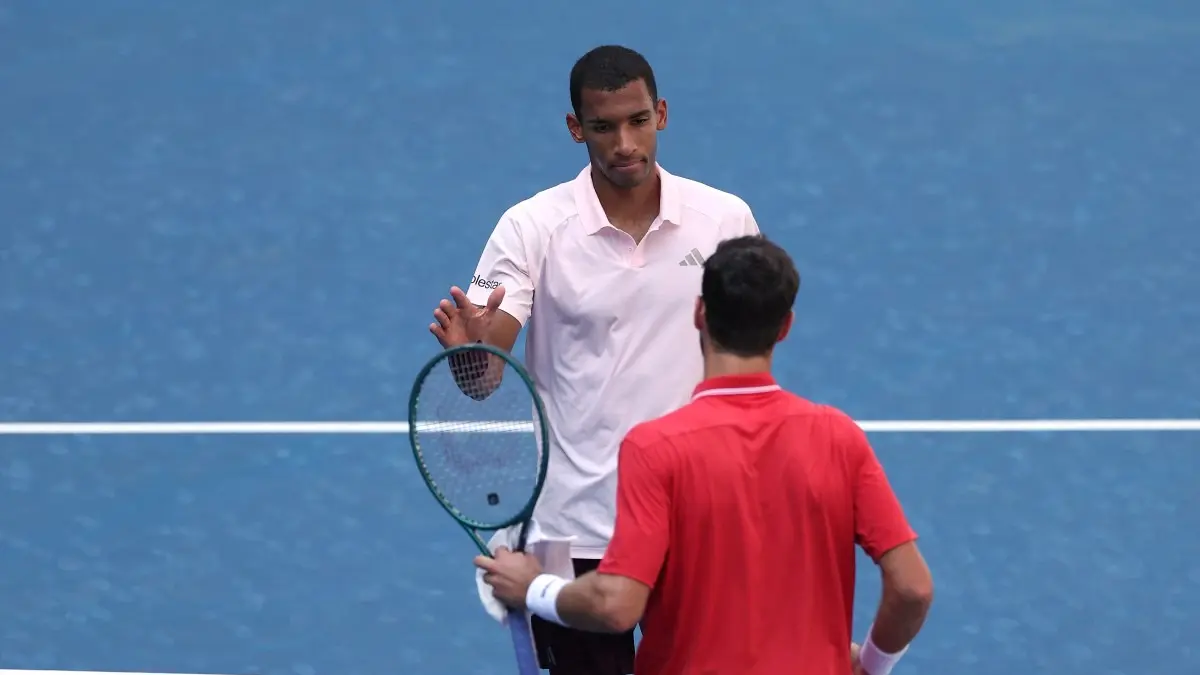 Khachanov menyingkirkan Auger-Aliassime di US Open 2026. Petenis Kanada itu mengaku pusing dan melihat bintik saat laga berlangsung. (AFP Photo)