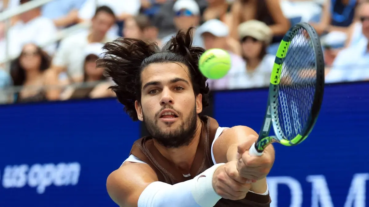 Carlos Alcaraz melaju ke babak keempat US Open 2026 usai mengalahkan Wu Yibing. Tommy Paul sudah menanti setelah menang atas Bublik.(Photo by AFP)