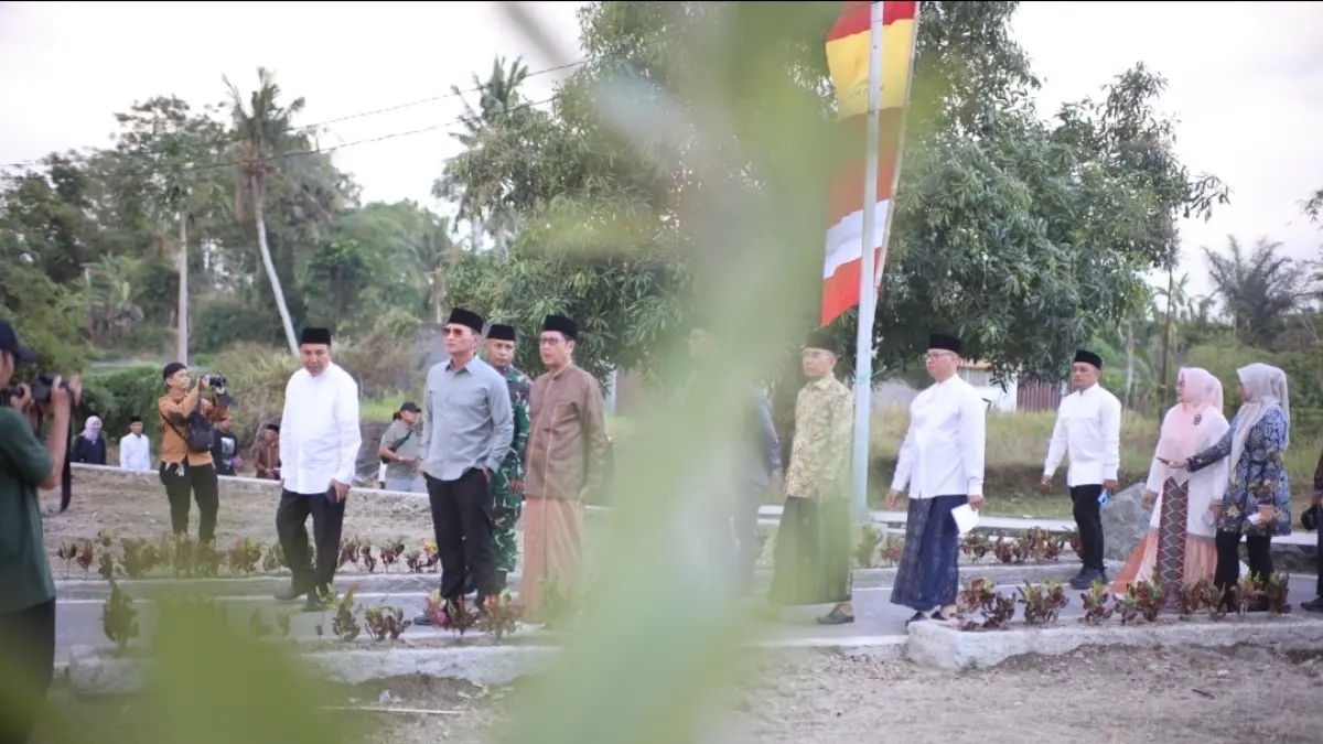 Jajaran Pemkot Mataram saat meresmikan TPU Harum, belum lama ini. 

