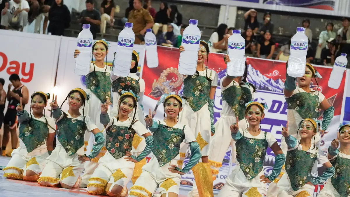 Salah satu tim dance tampil di Kreativitas Tanpa Batas, Ini Best 5 AQUA DBL Dance 2026 West Nusa Tenggara. (DBL INDONESIA)