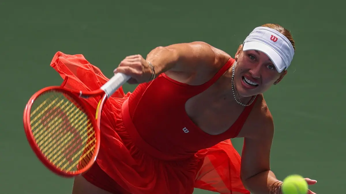 Potapova bangkit dari nyaris keluar Top 100 WTA dan kini tembus 16 besar US Open 2026 usai menyingkirkan runner-up Amanda Anisimova. (Photo Getty Images via AFP)