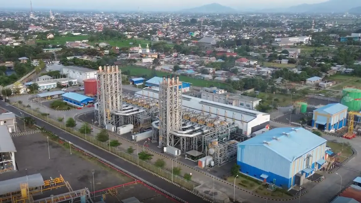 PERKUAT PENGAMANAN: Tampak udara PLTMGU Lombok Peaker dengan kapasitas 140 MW yang menjadi salah satu penopang pasokan di sistem kelistrikan Lombok.