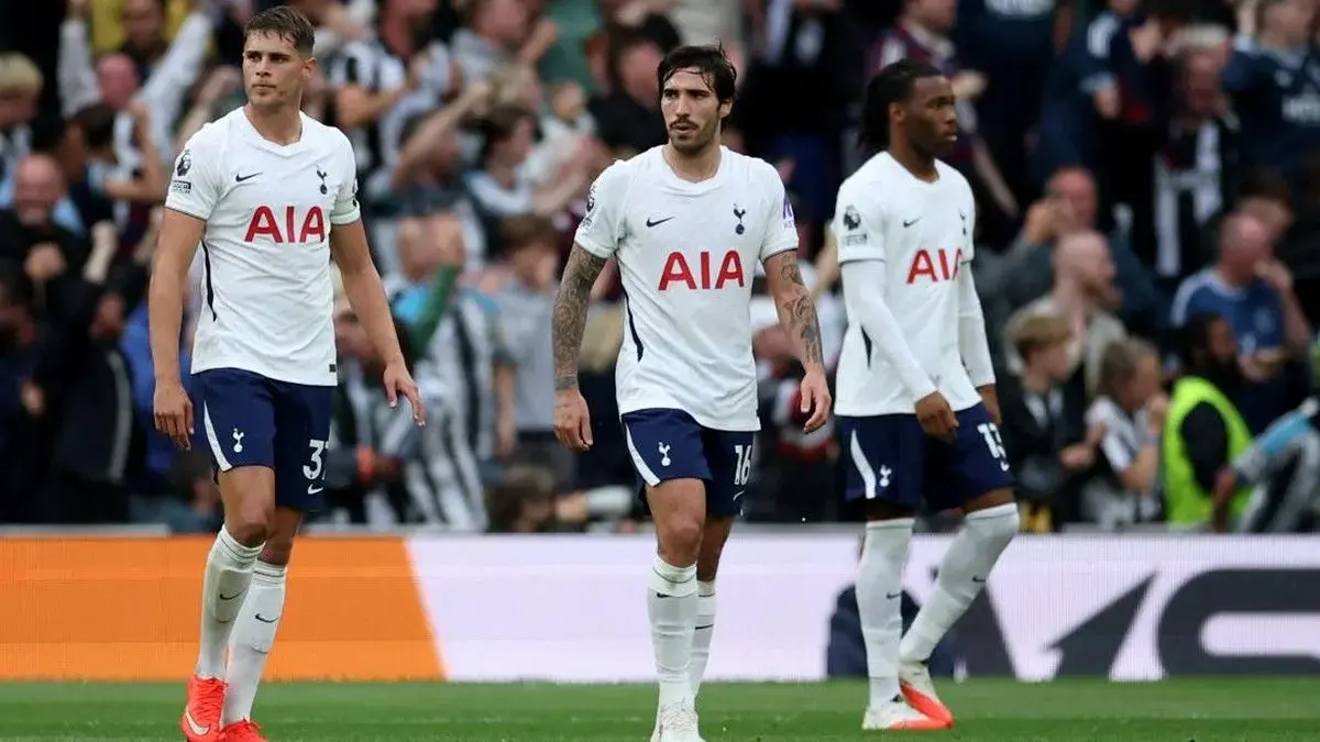 Spurs belanja €367 juta tapi mandul di 3 laga awal. Tottenham Hotspur dikabarkan siap belanja besar lagi di Januari.