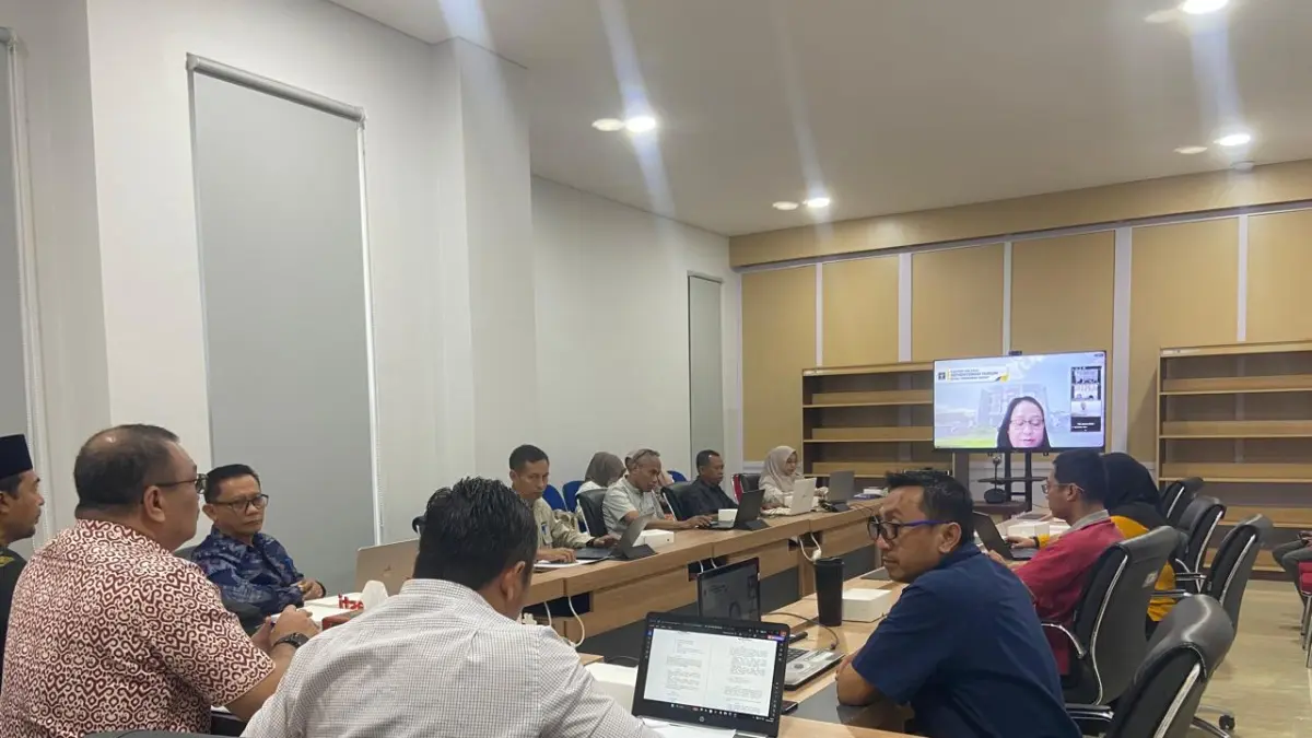 Tim Perancang Kemenkum NTB bersama jajaran Pemkab Bima mengikuti rapat harmonisasi tiga Raperbup secara hybrid di Ruang Rapat Mandalika.