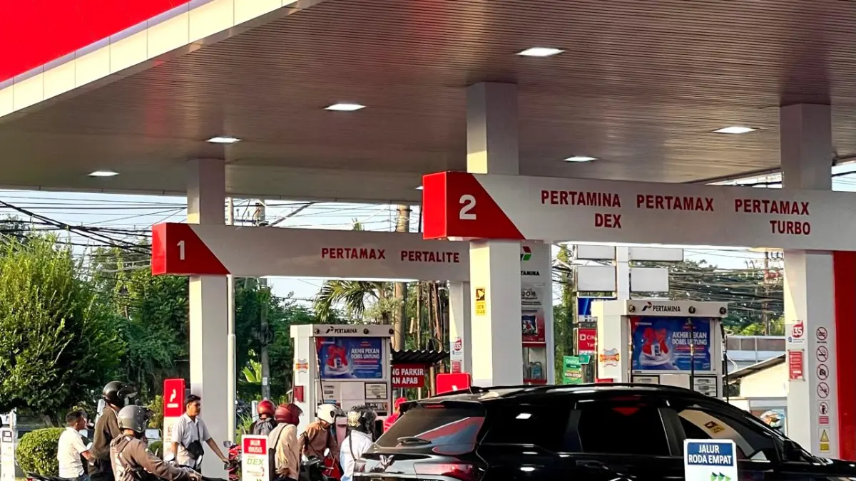 PENGAWASAN BBM: Pertamina Patra Niaga memperketat pengawasan penyaluran BBM bersubsidi di SPBU untuk memastikan distribusi tepat sasaran.