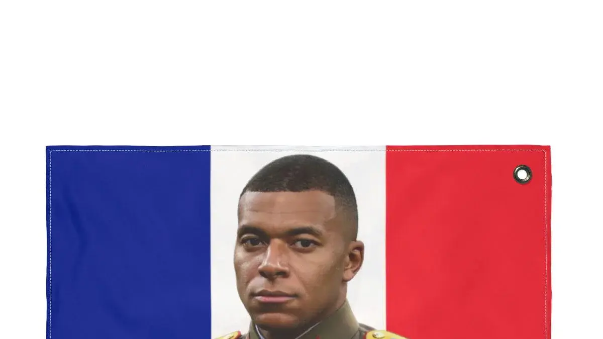Kylian Mbappe akhirnya buka suara tanggapi meme diktator yang seret namanya. Simak repons jujur bintang Real Madrid ini di sini.