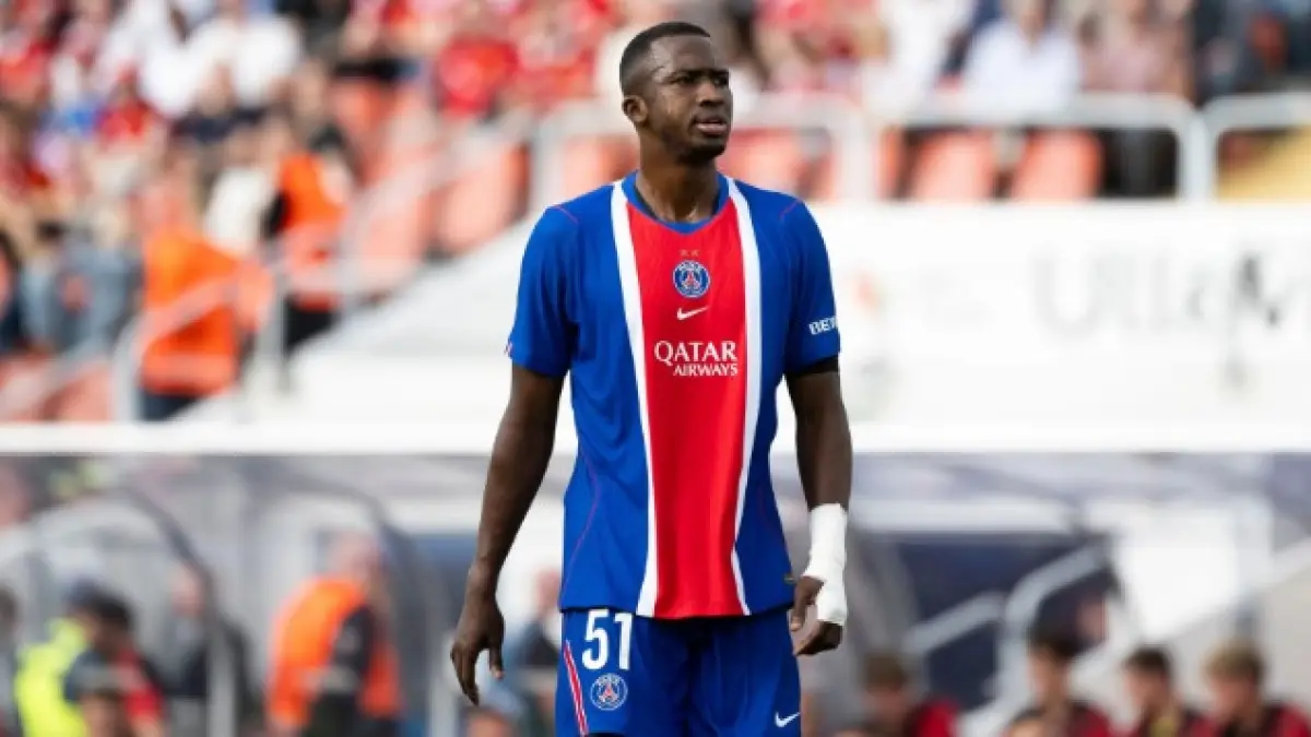 Arsenal dikabarkan mengincar bek PSG Willian Pacho.