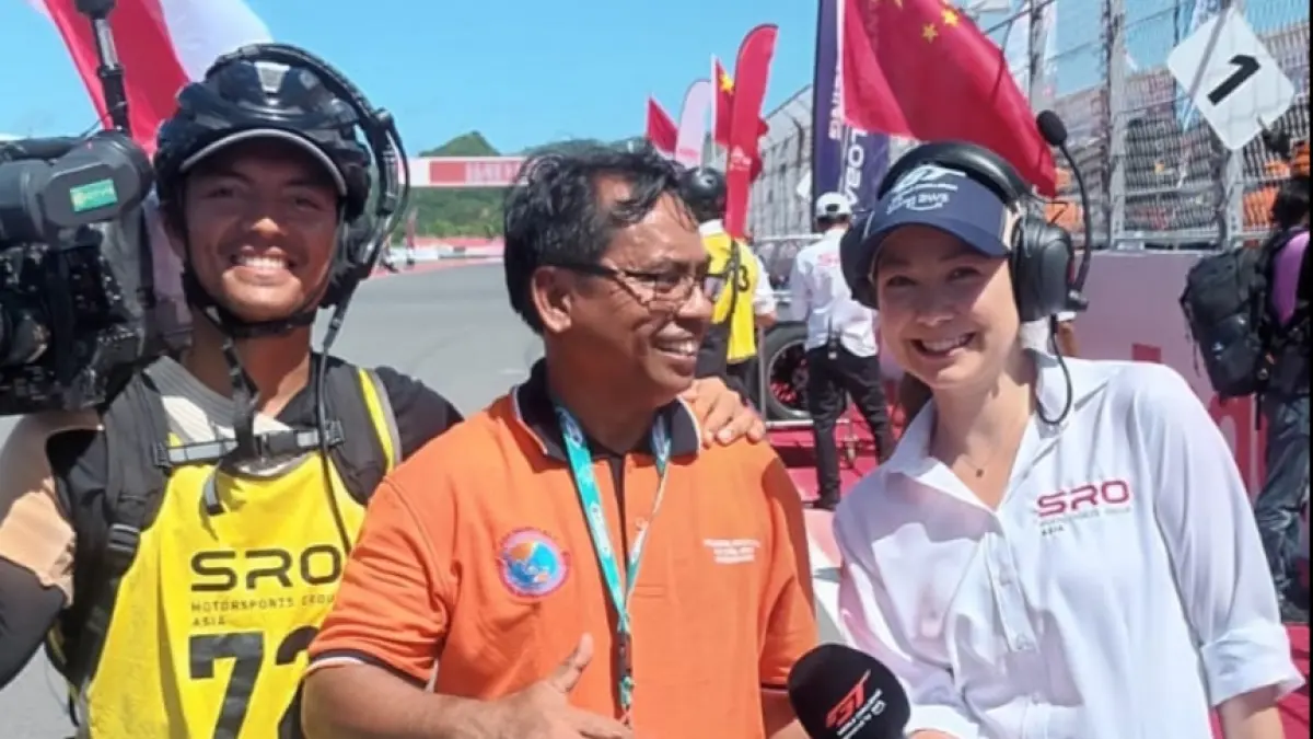Direktur Mandalika Internasional Festival, Sirajuddin, saat mengarahkan event yang dilaksakan oleh MIF.
