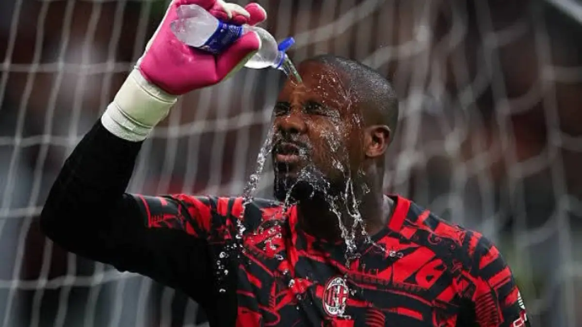 KAPTEN: Mike Makanan, pemain AC Milan dengan gaji tertinggi. (Istimewa)