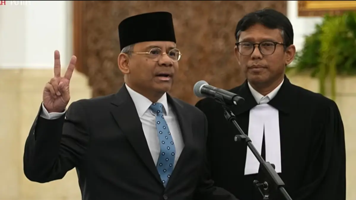 Presiden Republik Indonesia Prabowo Subianto resmi melantik Prof. Suahasil Nazara, Ph.D. sebagai Menteri Keuangan Kabinet Merah Putih untuk sisa masa jabatan periode 2024–2029. Pelantikan tersebut didasarkan pada Keputusan Presiden (Keppres) Nomor 97/P Tahun 2026 yang ditetapkan di Jakarta pada Senin (14/9).