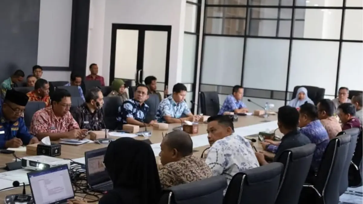 BAHAS KEKERINGAN: Pemkab Lobar menyiapkan langkah cepat untuk menangani dampak kekeringan yang semakin meluas. (IST/LOMBOK POST)