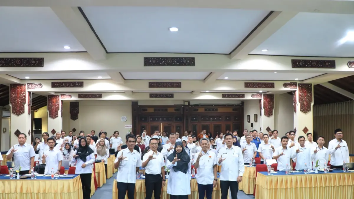 KETERBUKAAN INFORMASI: Buka penguatan kapasitas PPID, Wabup Nurul Adha dorong pemerintah jangan anti kritik. Keterbukaan informasi harus jadi budaya. (Diskominfo Lobar For Lombok Post)