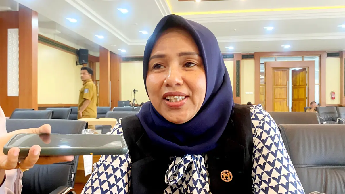 KOMITMEN TINGGI: Ketua DPW PBB NTB Nadirah saat memberikan keterangan kepada wartawan, Selasa (15/9).