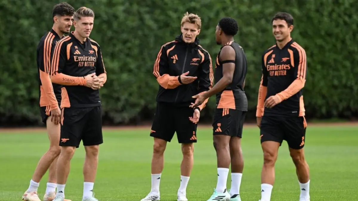 Pemain Arsenal di sela-sela latihan jelang laga kontra Ipswich Town. (ARSENAL.COM)