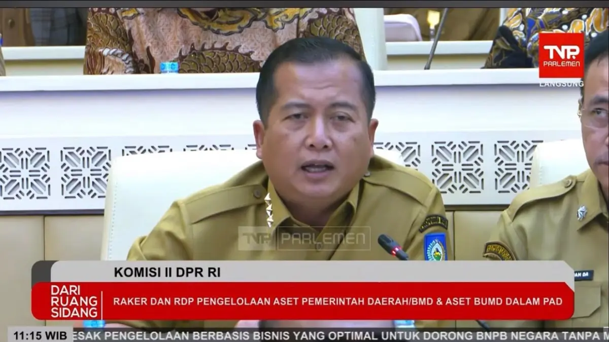 Gubernur NTB Lalu Muhamad Iqbal saat menyampaikan persoalan NTB, di raker dan RDP Pengelolaan Aset Pemerintah Daerah/BMD dan Aset BUMD dalam APBD, bersama Komisi II DPR RI, para kepala daerah seluruh Indonesia, Menteri Dalam Negeri, dan Wakil Menteri ATR/BPN di Kompleks Parlemen, Senayan, Jakarta, Selasa (15/9). (IST/LOMBOK POST)