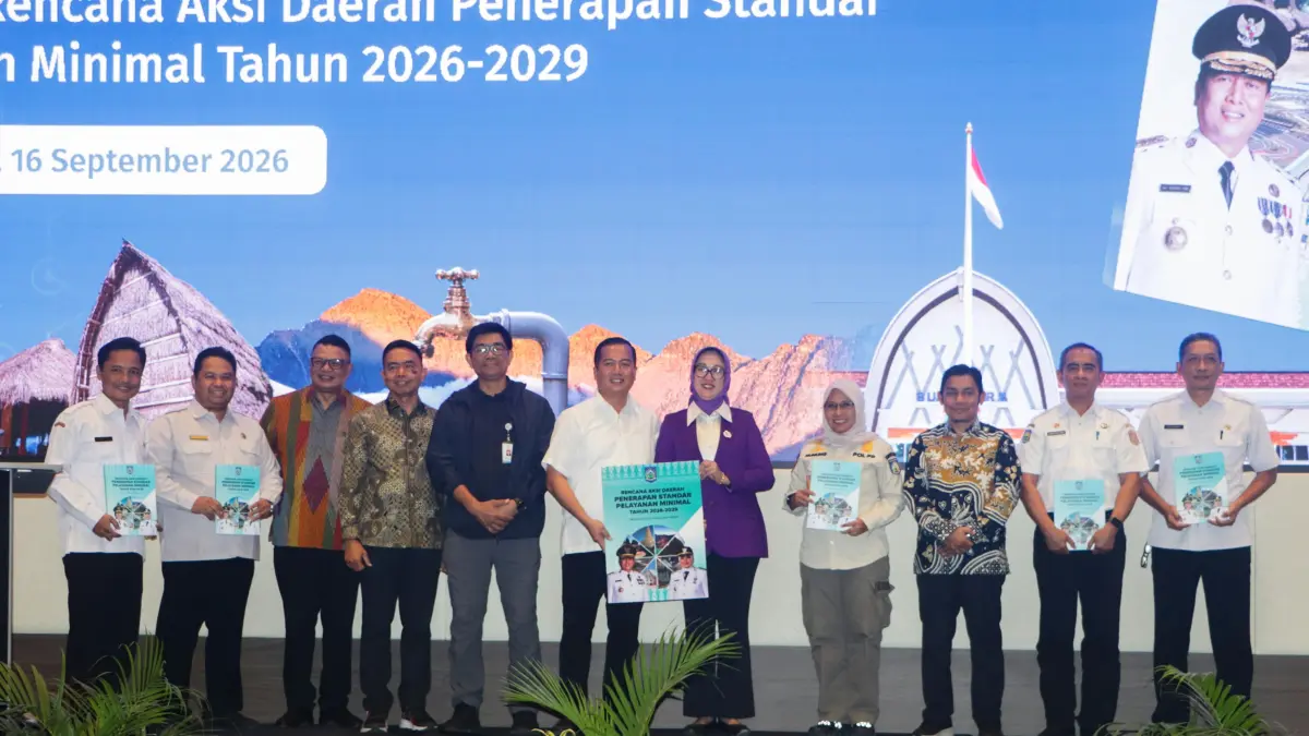 WORKSHOP: Gubernur NTB Lalu Muhamad Iqbal, Ketua TP-PKK sekaligus Ketua Tim Pembina Posyandu NTB Sinta Agathia bersama kepala perangkat daerah, TAPD, perwakilan pemerintah pusat saat workshop RAD penerapan SPM Provinsi NTB Tahun 2026–2029 di Mataram, Rabu (16/9).