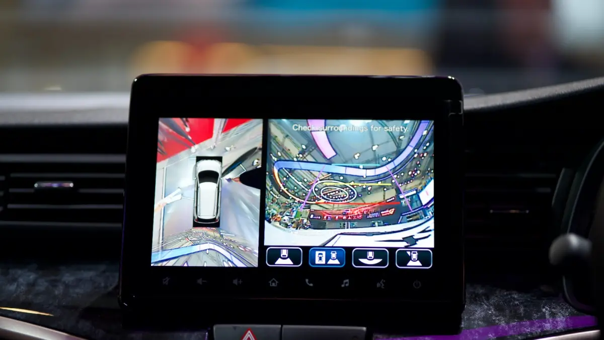 Suzuki membagikan lima langkah dasar untuk membantu pengemudi melakukan parkir secara lebih terkontrol, termasuk memanfaatkan fitur pendukung seperti Rear Parking Sensor dan 360° View Camera. (ist)