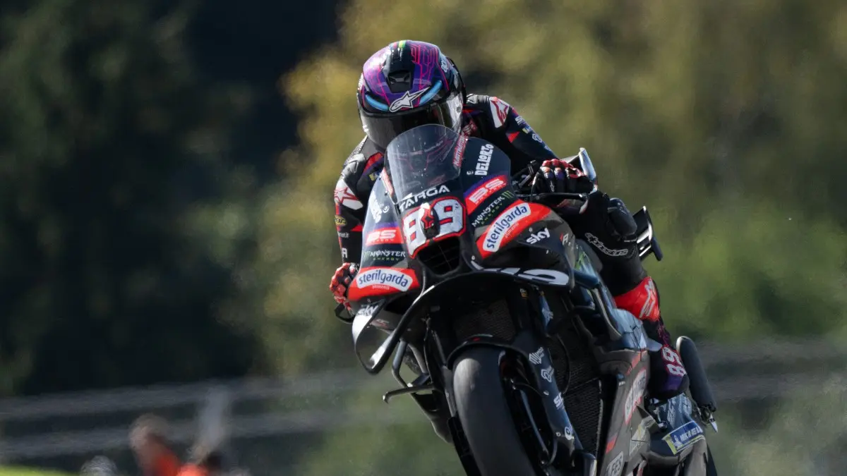 Jorge Martin rebut pole MotoGP Austria 2026 dengan catatan 1:27,917. Marc Marquez kedua dan Pedro Acosta ketiga, hanya terpaut tipis. (Photo  AFP)