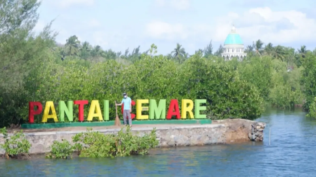 Pantai Cemara, Lombok Barat. (Istimewa)