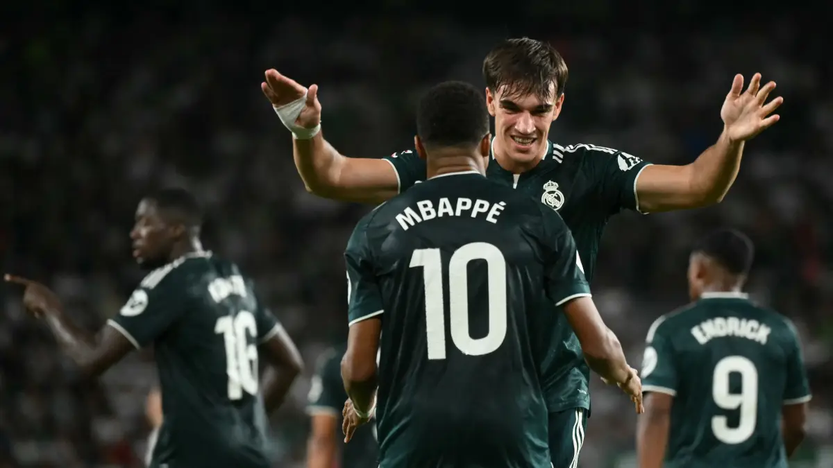 Kylian Mbappe beberkan alasan enggan egois dan lebih memilih berikan assist ke Carlos Espi saat lawan Elche demi kemenangan tim.