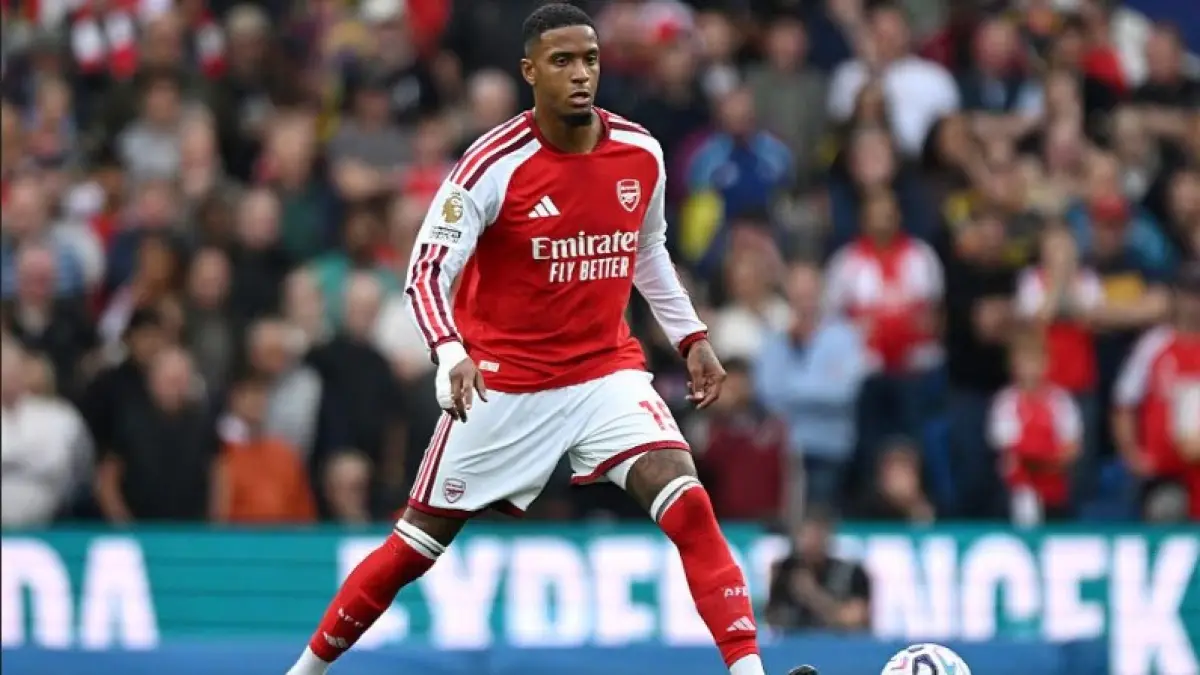 Pemain Arsenal Ezri Konsa. (ARSENAL.COM)