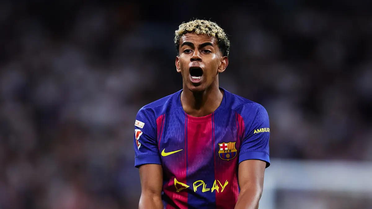 Lamine Yamal sebut El Clasico ibarat perang bagi pemain La Masia. Bintang Barcelona ini mengincar duel lawan Real Madrid di Liga Champions.