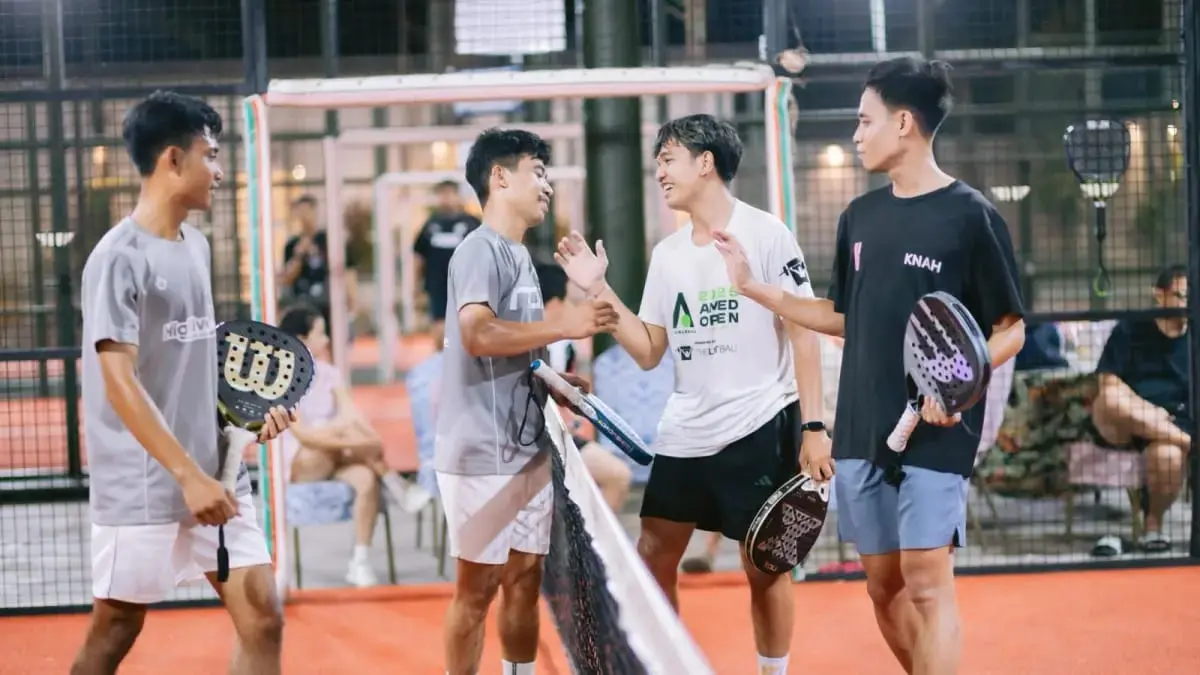 BELUM TERIMA HAK: Atlet cabor Padel KLU (sebelah kiri) saat bertanding di ajang Porprov NTB, beberapa waktu lalu.