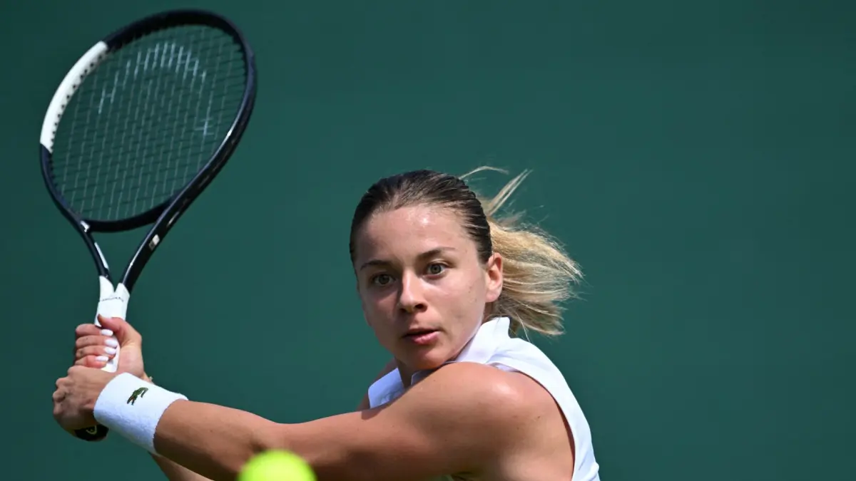 Maja Chwalinska melaju ke perempat final Singapore Tennis Open setelah menang telak atas Oliynykova hanya dalam waktu 59 menit. (Photo AFP)