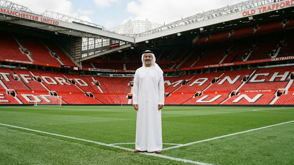 Miliarder Dubai Hussain Sajwani dikaitkan dengan pembelian saham Glazer di Manchester United untuk proyek stadion New Trafford.