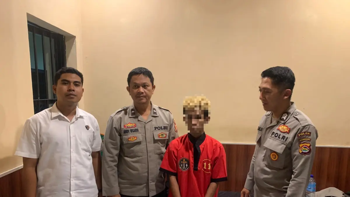 Terduga pelaku pemerkosa WNA asal Inggris berinisial BI alias S digiring ke sel tahanan Dittahti Polda NTB, Selasa (22/9).