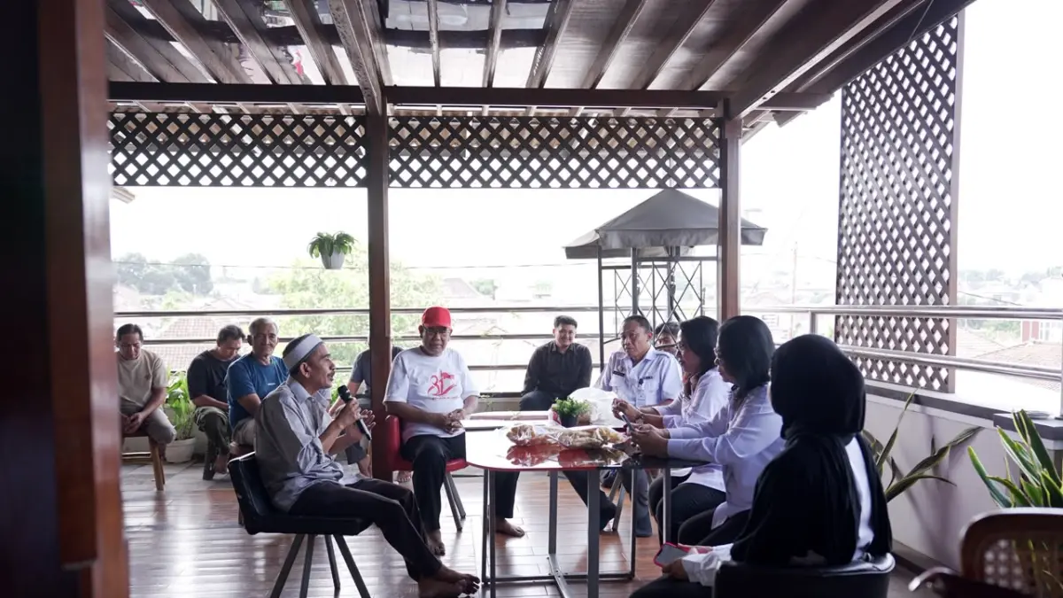 KAJI MEREK KOLEKTIF: Kemenkum NTB bersama pelaku usaha Kerupuk Kulit Seganteng membahas opsi pelindungan merek dan penguatan identitas produk di Mataram.